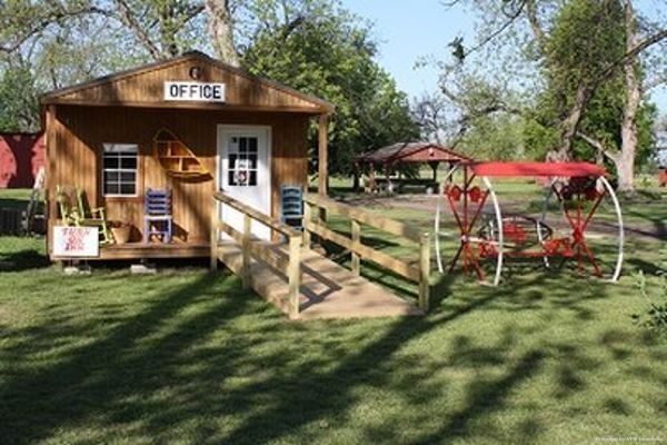 TURN ON INN HOTEL-PECAN GROVE (Fairview)